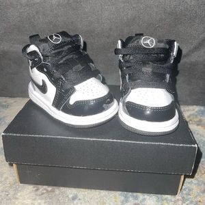 Infant Jordan 1s black and white size 2C